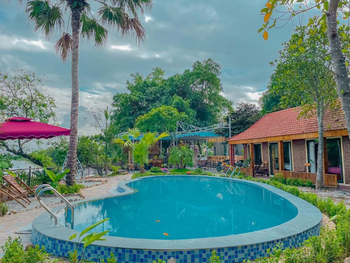 D&D Riverside Homestay Xuan Son Eksteriør bilde